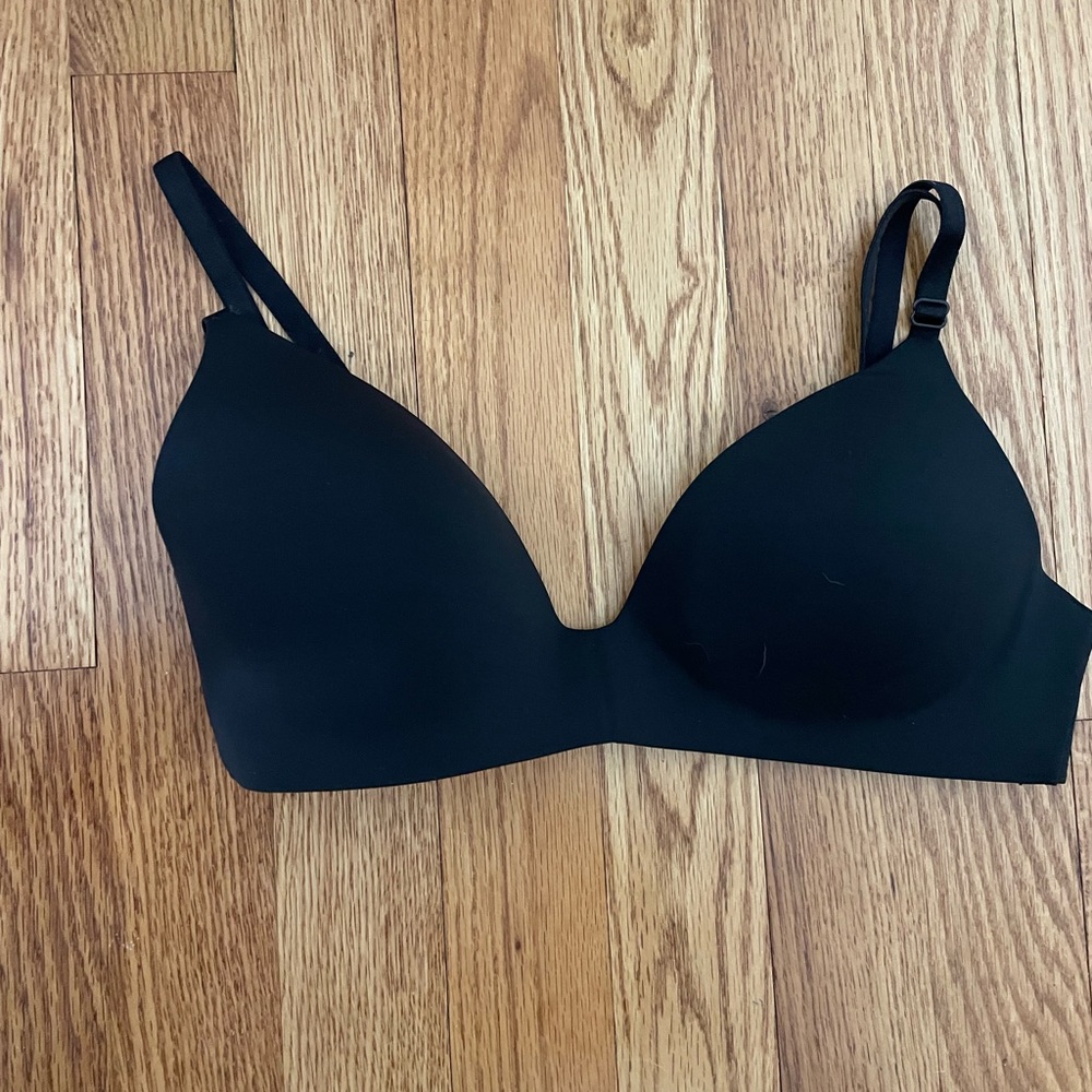 NWT Victoria Secret Black Wireless Bra